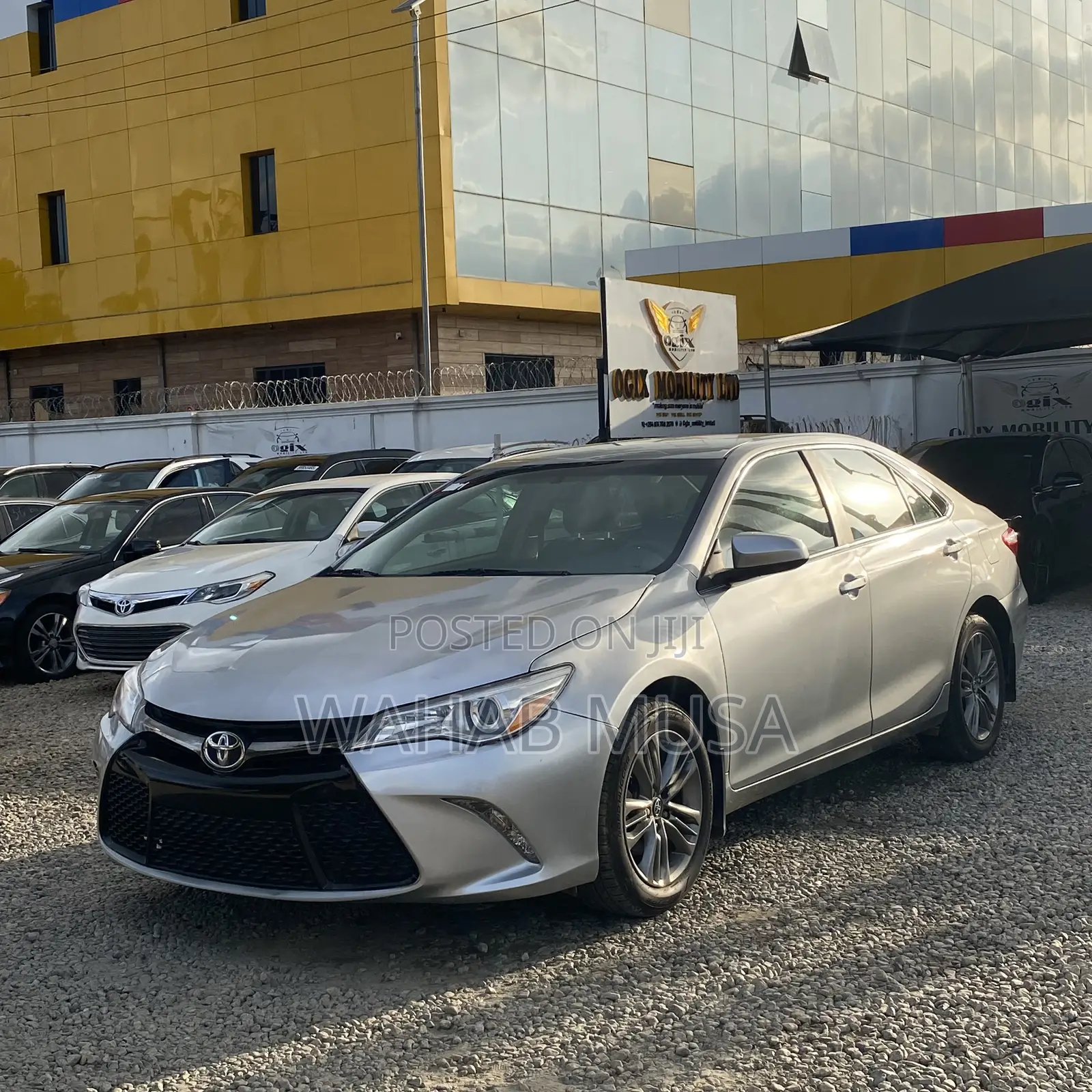 Toyota Camry 2017 Silver