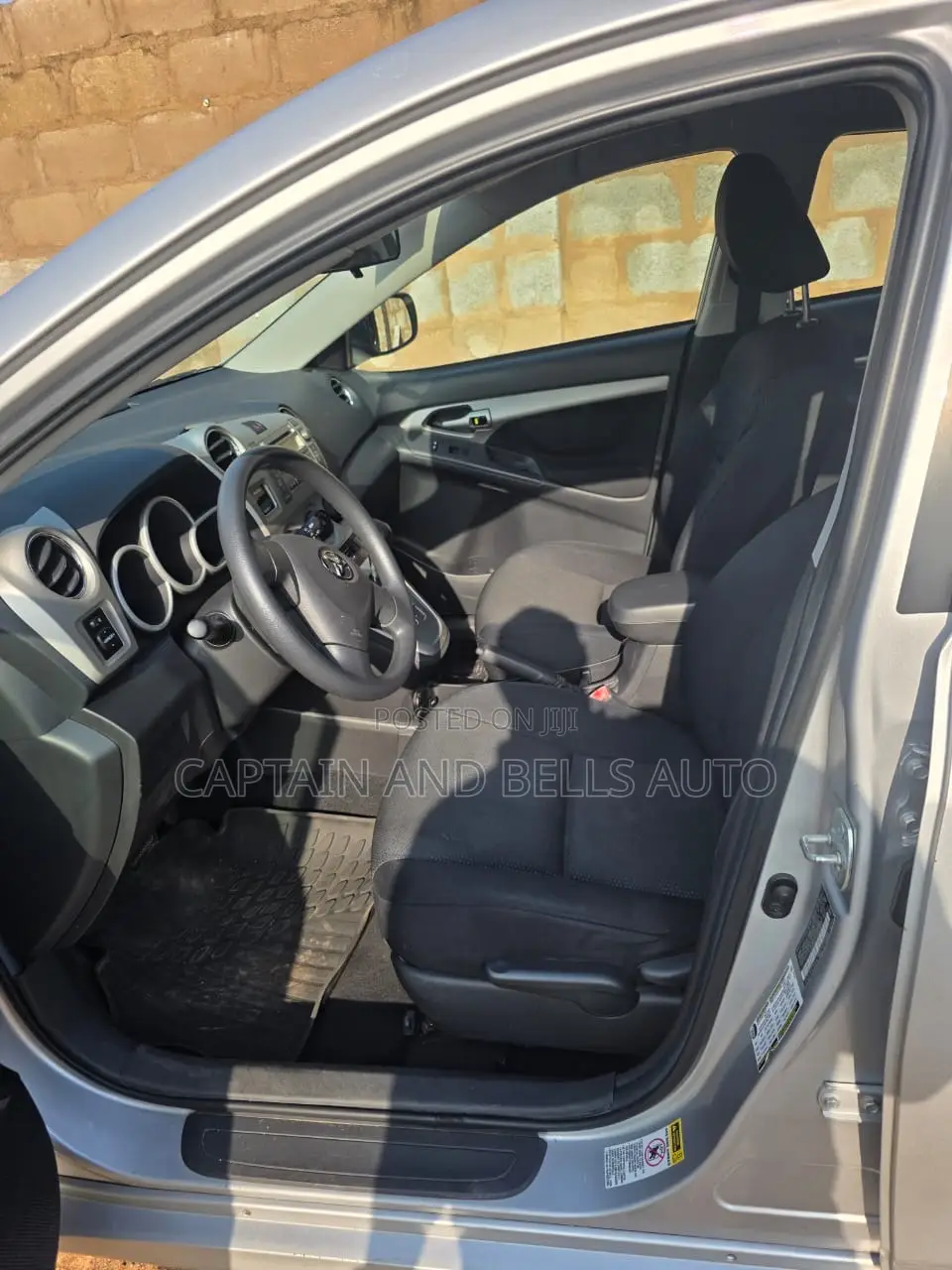 Toyota Matrix Hatchback FWD (1.8L 4cyl 5M) 2010 Silver