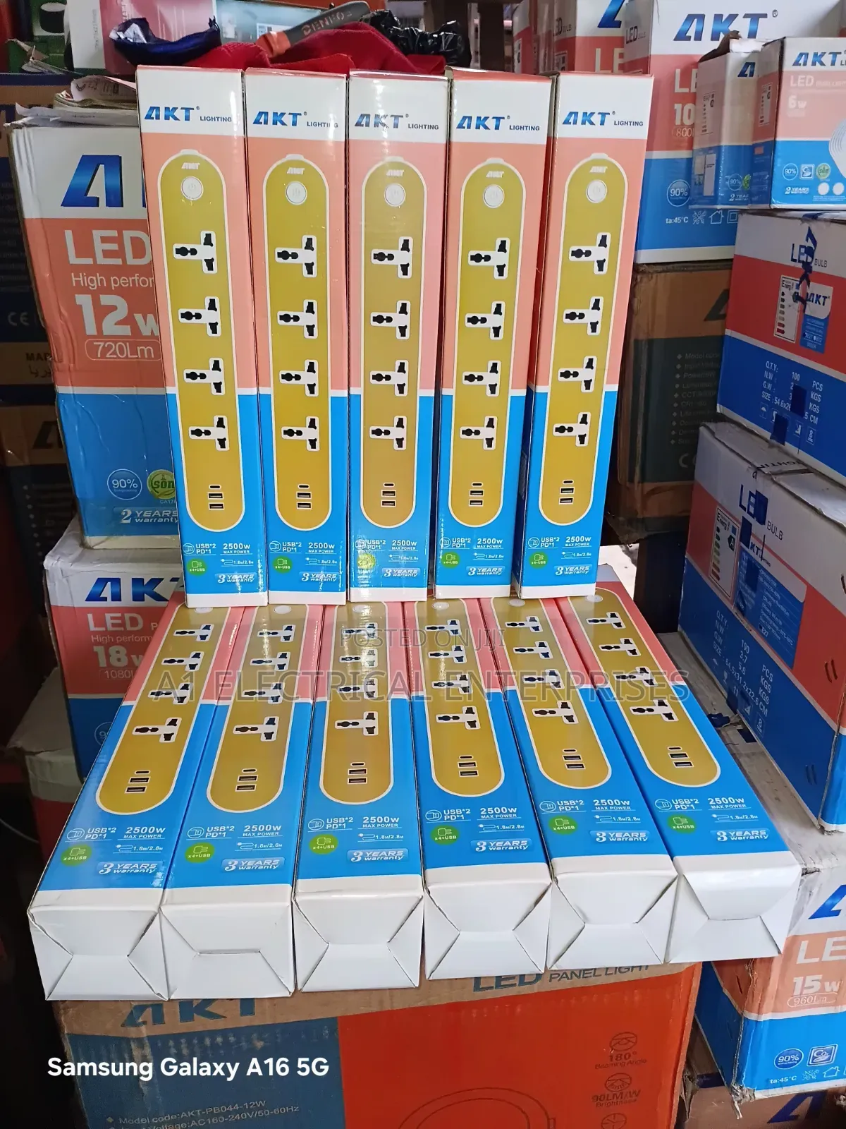 Akt Extension Socket USB Pot