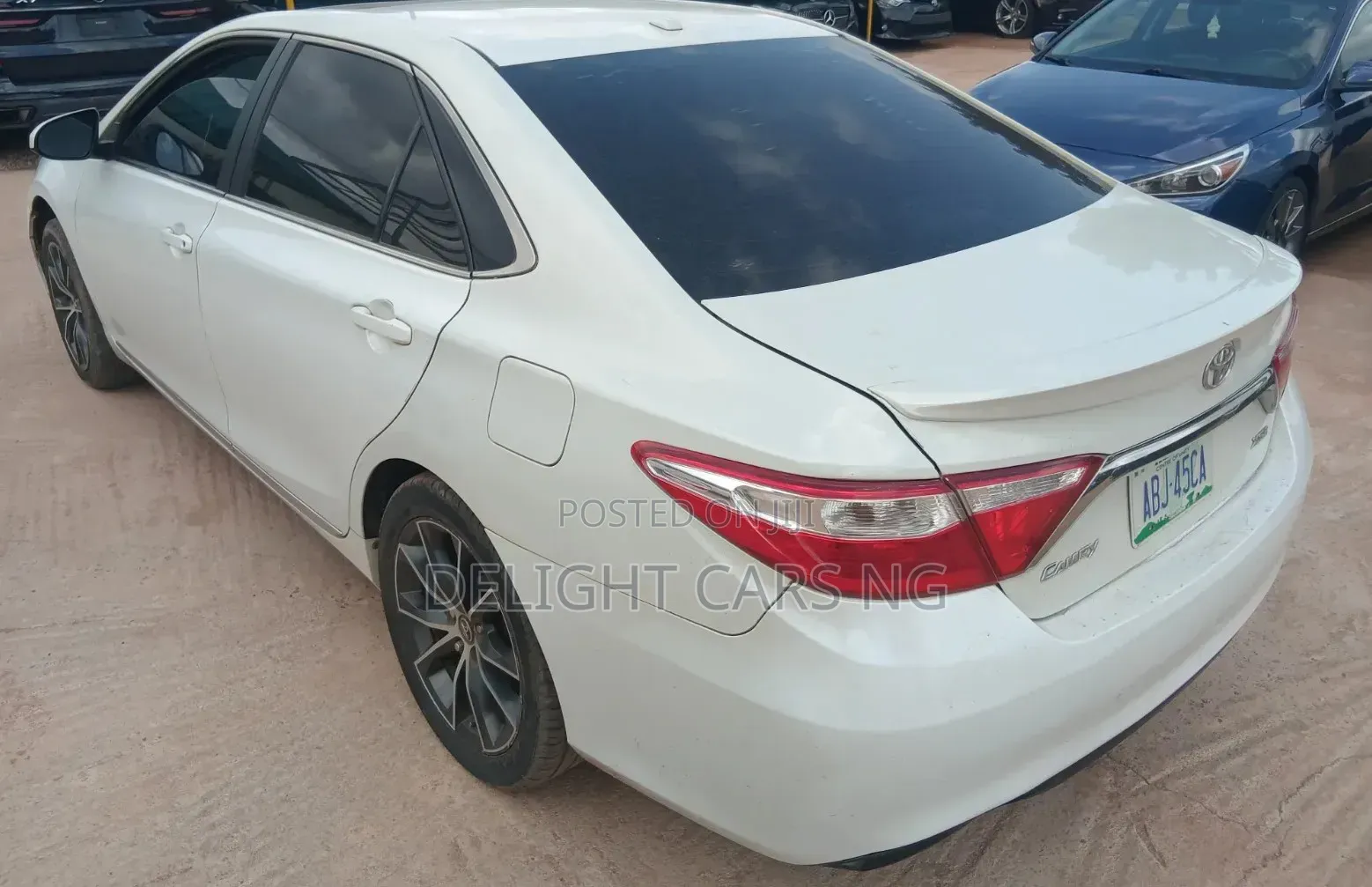 Toyota Camry XSE 4dr Sedan (2.5l 4cyl 6A) 2016 Off white