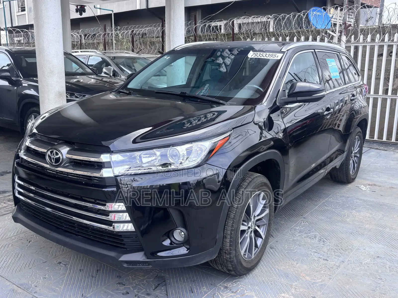 Toyota Highlander XLE 4x4 V6 (3.5L 6cyl 8A) 2018 Black