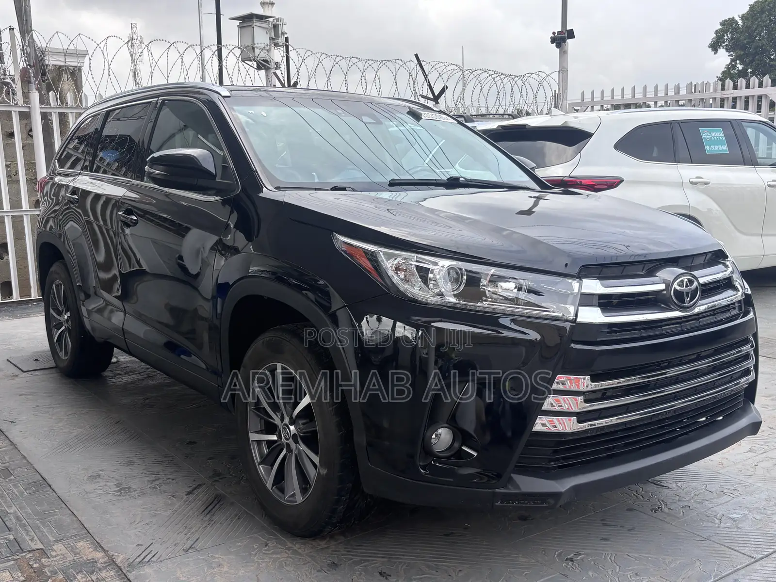 Toyota Highlander XLE 4x4 V6 (3.5L 6cyl 8A) 2018 Black