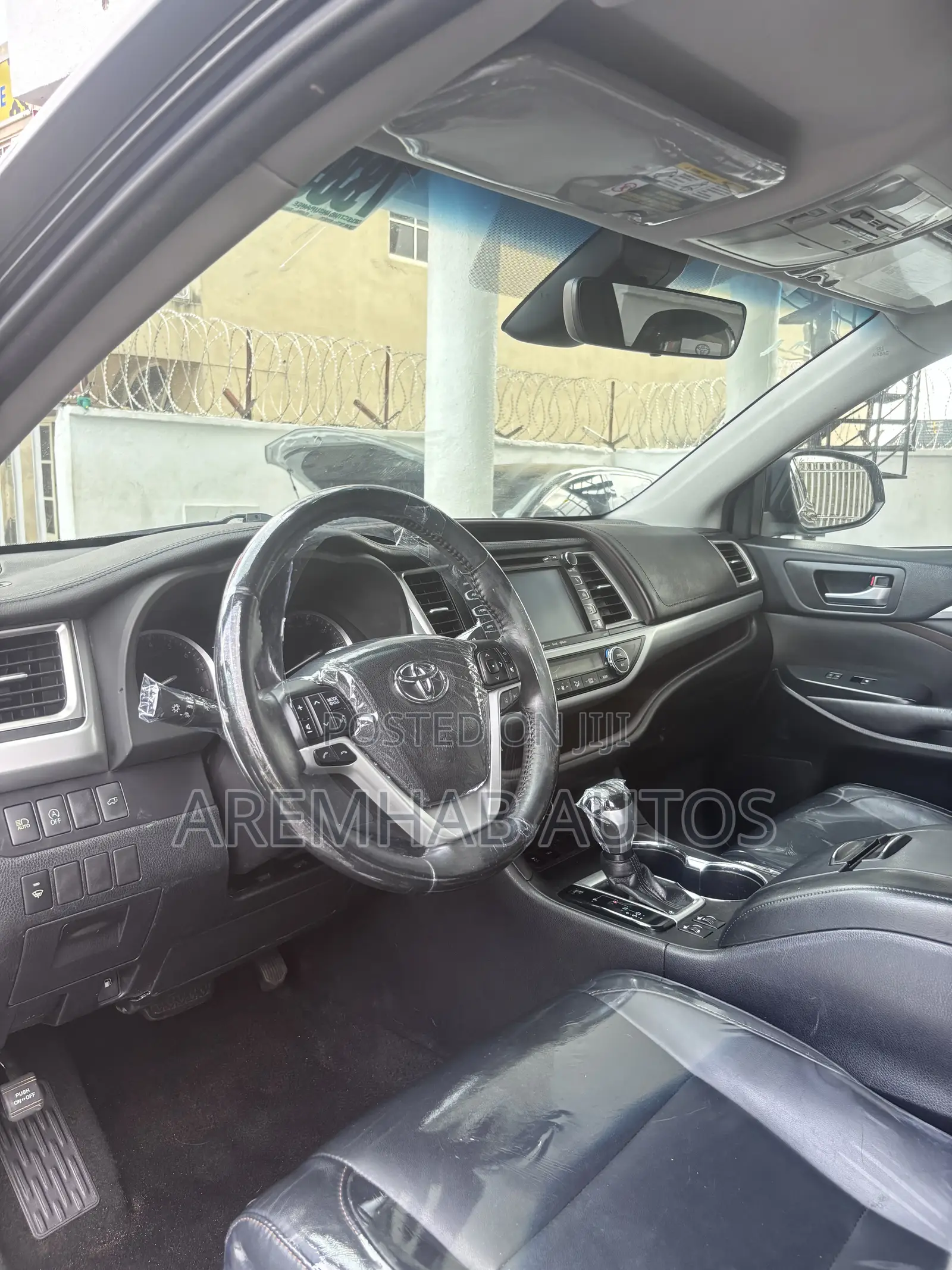 Toyota Highlander XLE 4x4 V6 (3.5L 6cyl 8A) 2018 Black