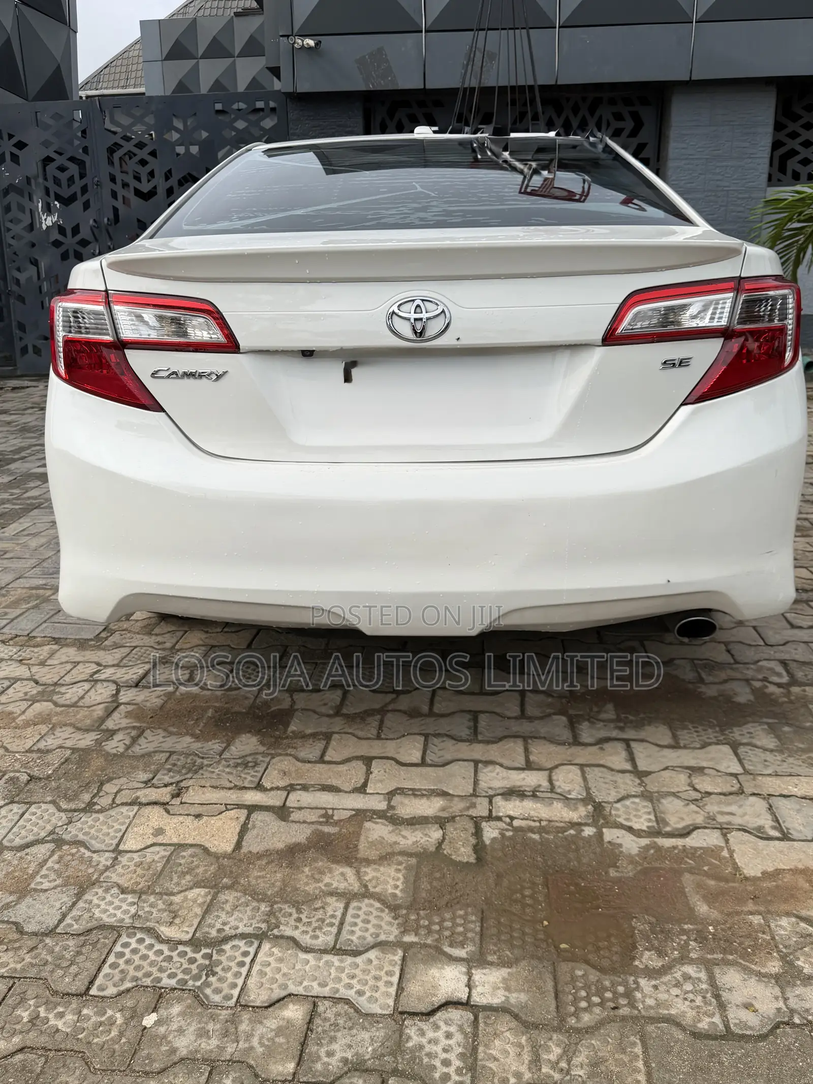 Toyota Camry SE Sport 4dr Sedan (2.5L 4cyl 6A) 2014 White
