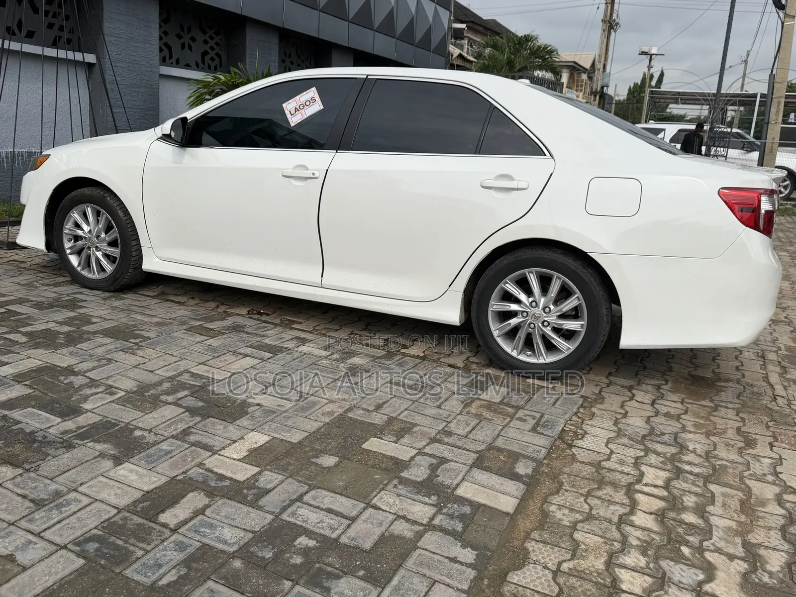 Toyota Camry SE Sport 4dr Sedan (2.5L 4cyl 6A) 2014 White