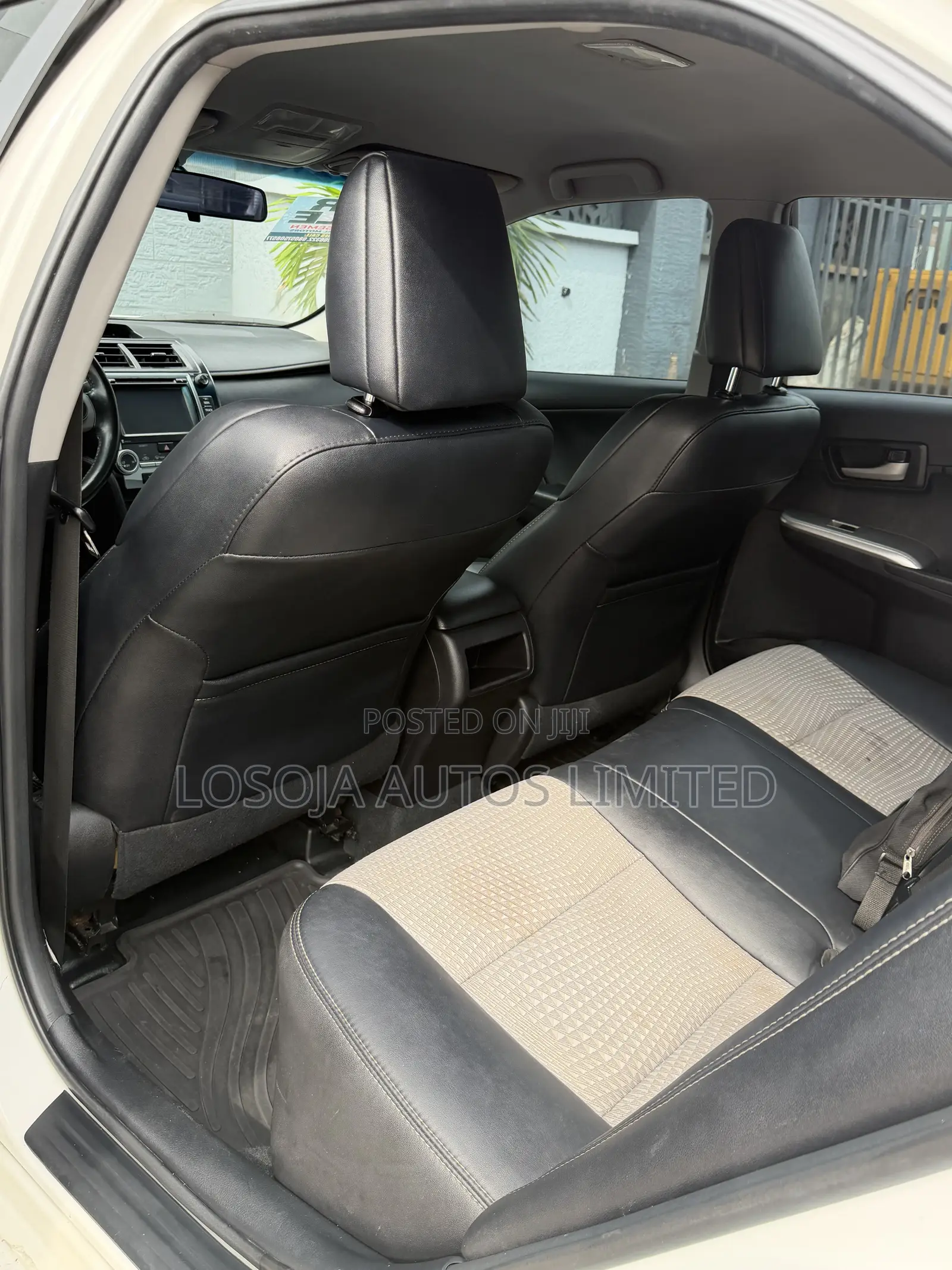 Toyota Camry SE Sport 4dr Sedan (2.5L 4cyl 6A) 2014 White