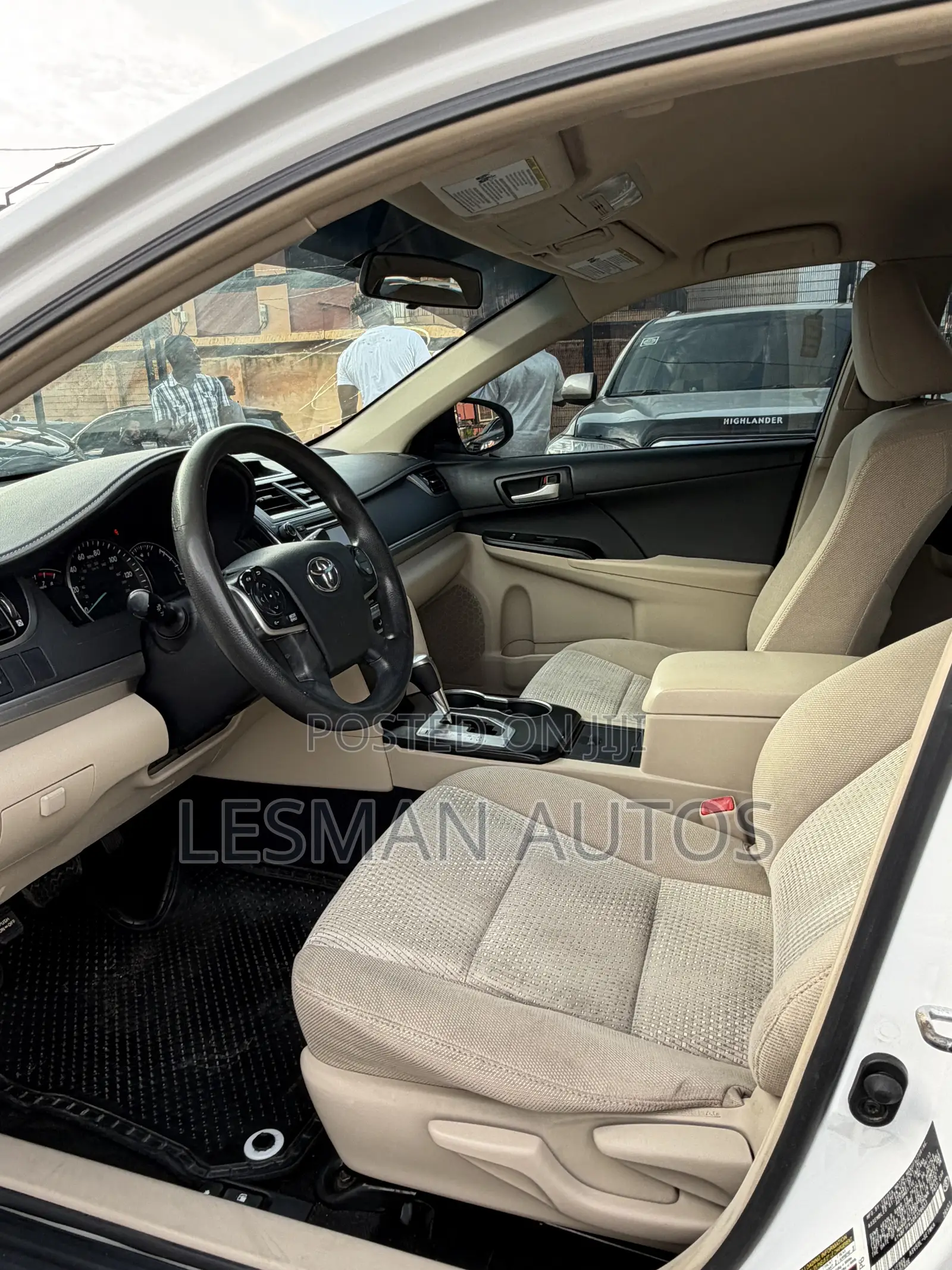 Toyota Camry LE 4dr Sedan (2.5L 4cyl 6A) 2014 White