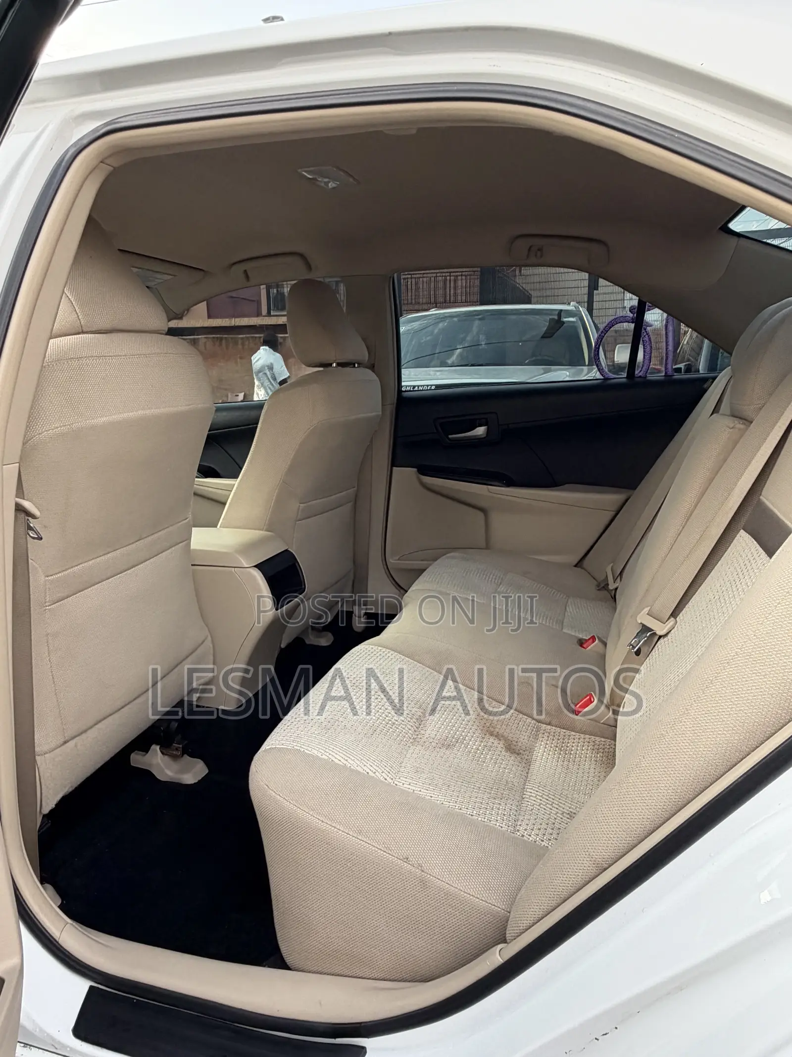 Toyota Camry LE 4dr Sedan (2.5L 4cyl 6A) 2014 White