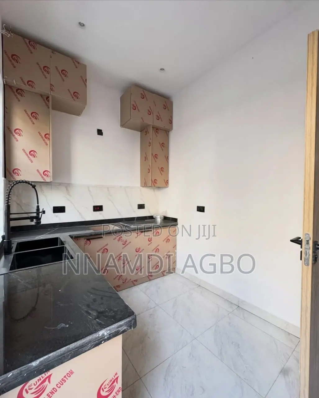 4bdrm Duplex in Chevron for rent