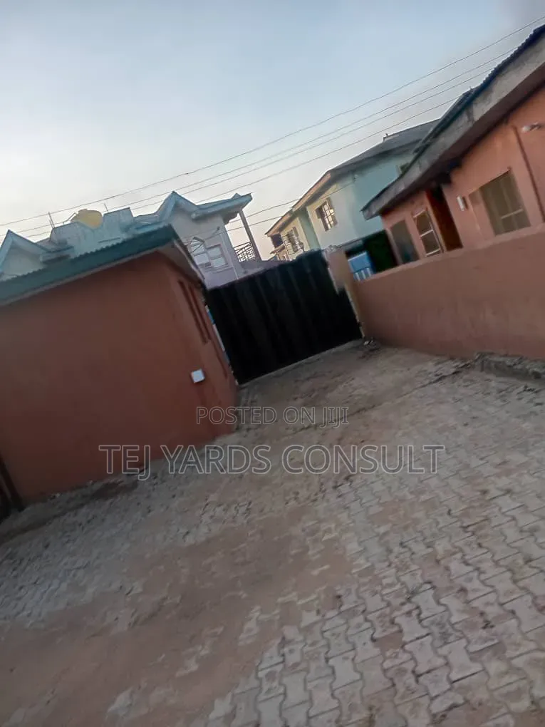 Furnished 2bdrm Bungalow in Akute Ajuwon for sale