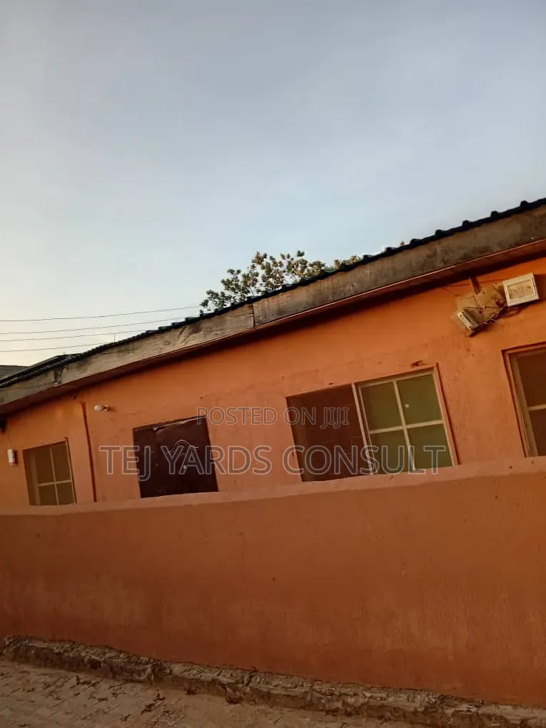 Furnished 2bdrm Bungalow in Akute Ajuwon for sale