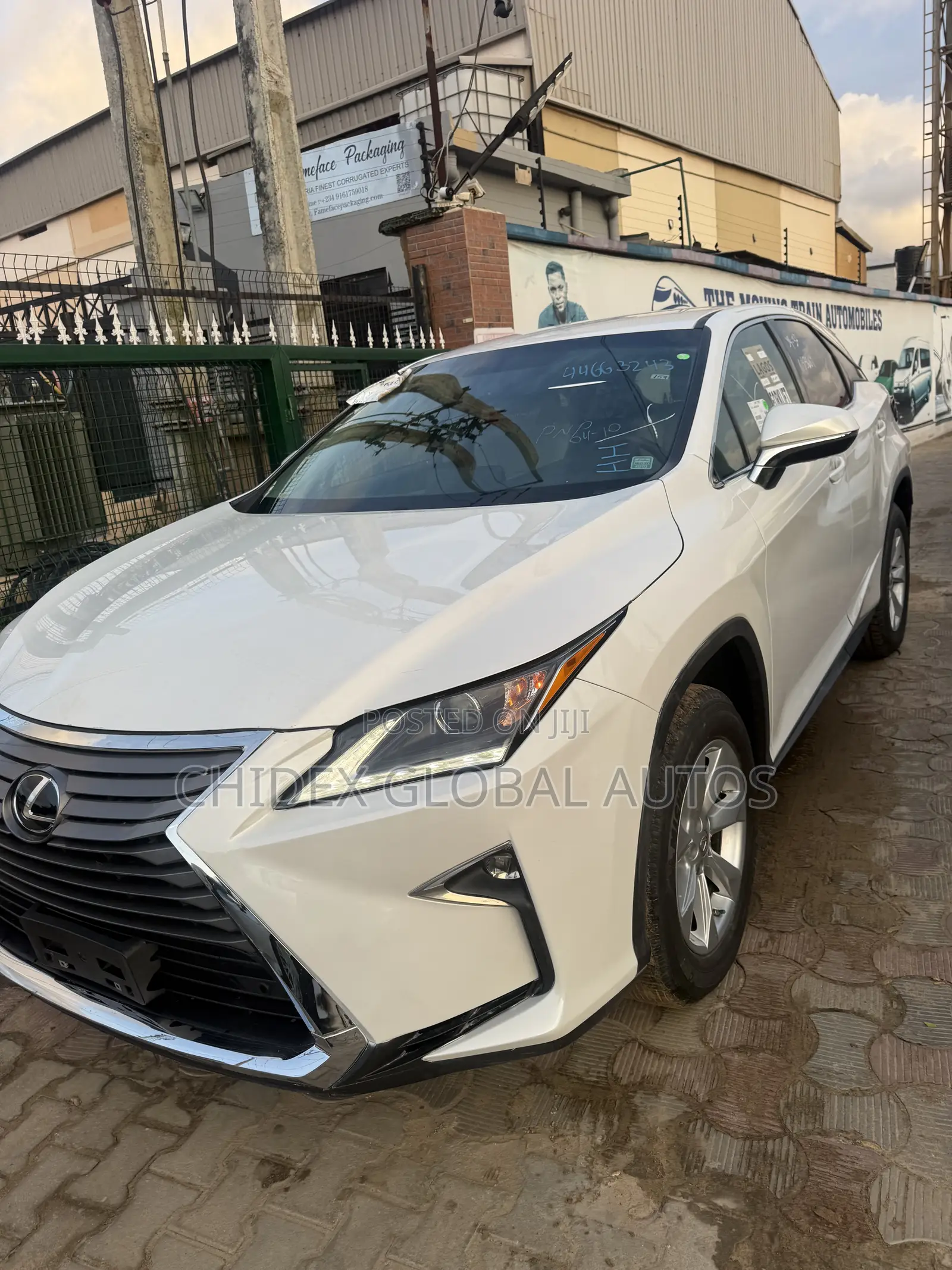 Lexus RX 350 FWD 2017 White