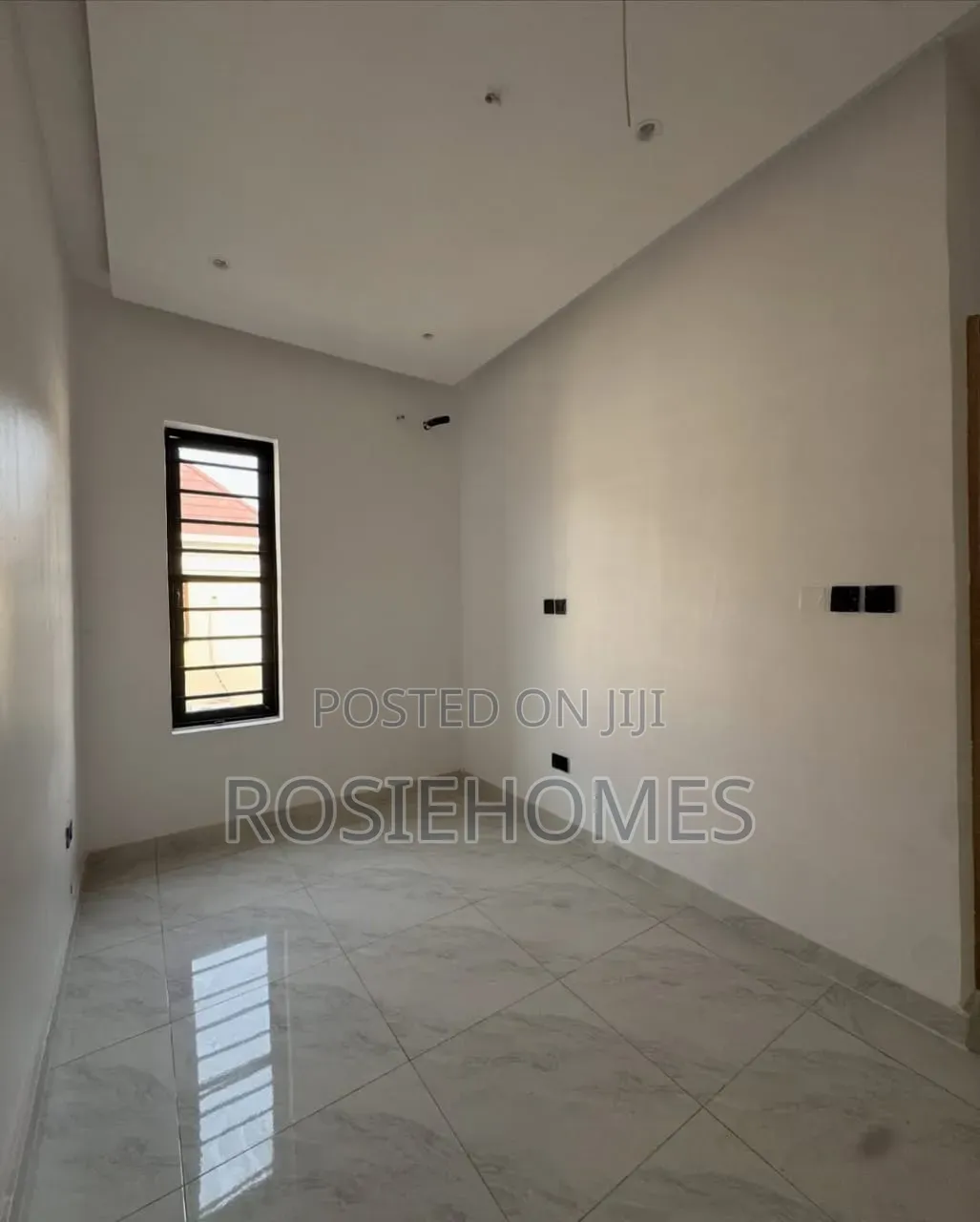 4bdrm Duplex in Chevron for rent