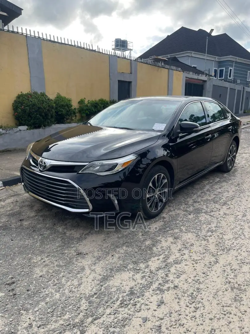 Toyota Avalon XLE Plus FWD Sedan (3.6L 6cyl 6A) 2016 Black