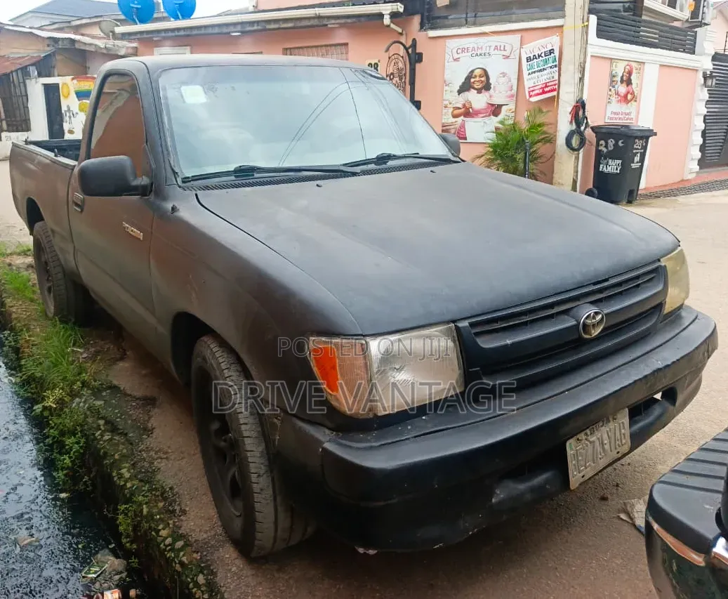 Toyota Tacoma 2000 Black