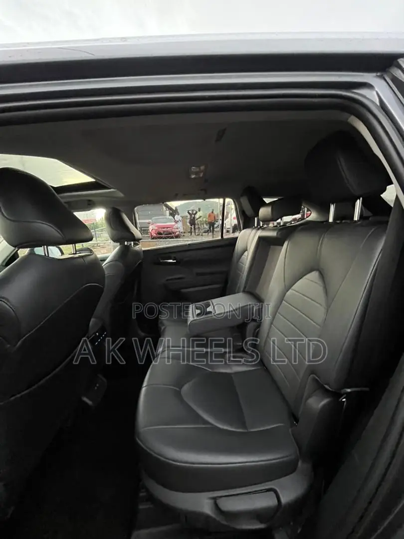 Toyota Highlander Limited AWD 2020 Gray