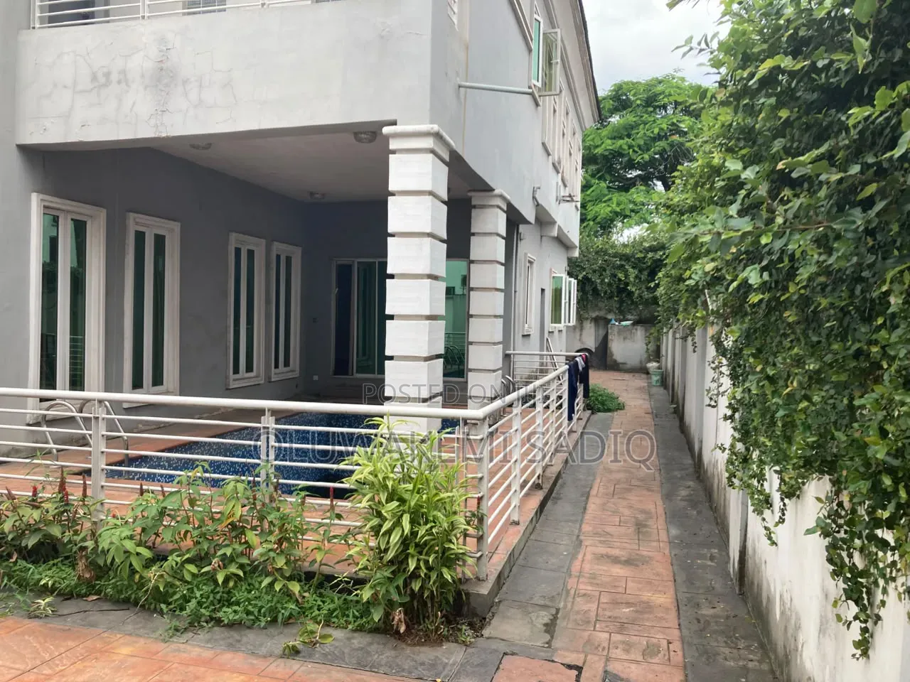 6bdrm Duplex in Ikeja Gra for rent