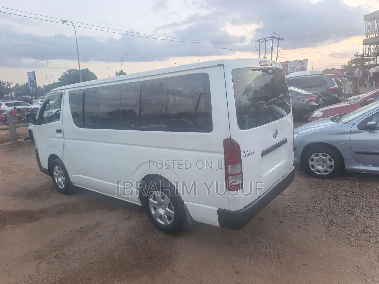 Toyota HiAce 2013 White