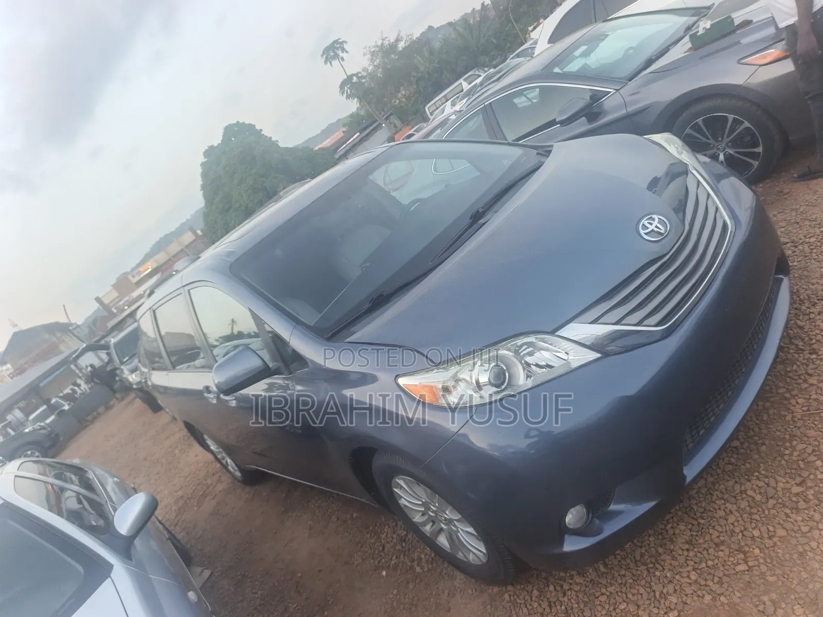 Toyota Sienna 2016 Blue