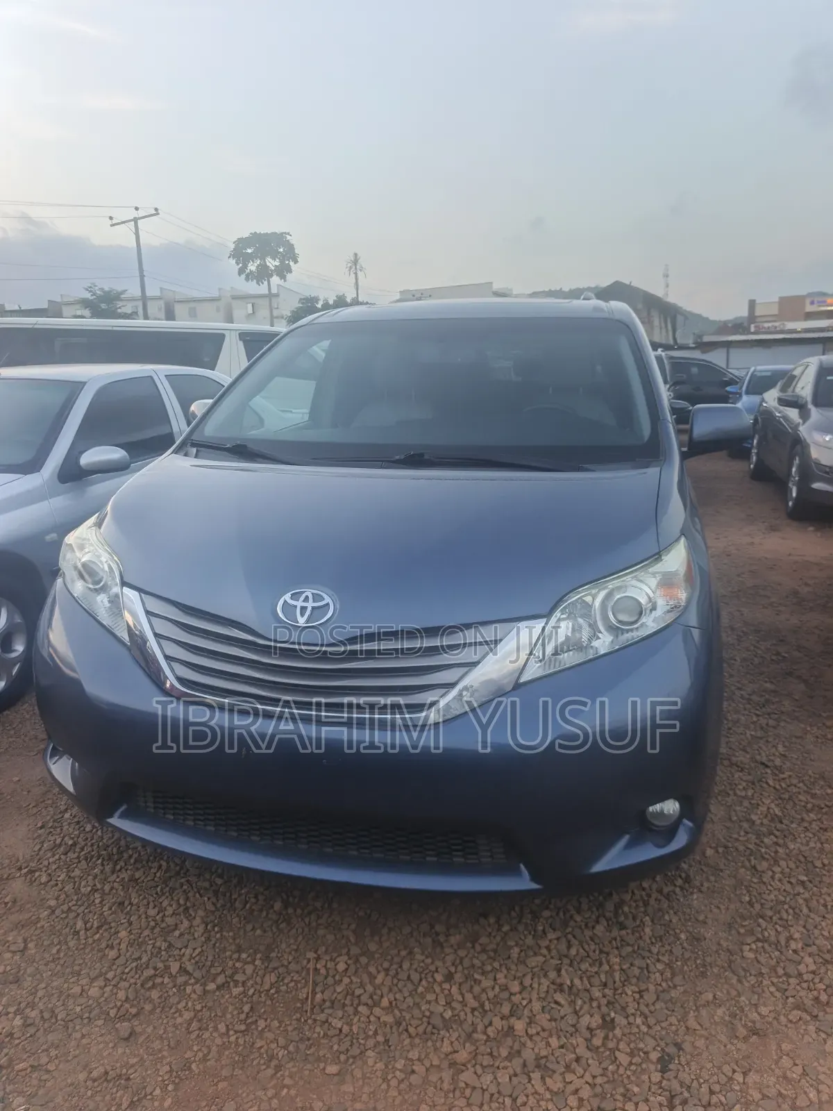 Toyota Sienna 2016 Blue