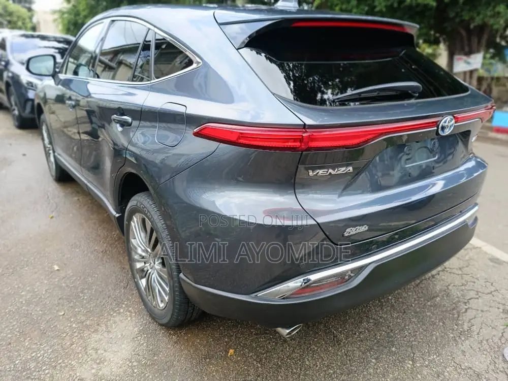 Toyota Venza 2023