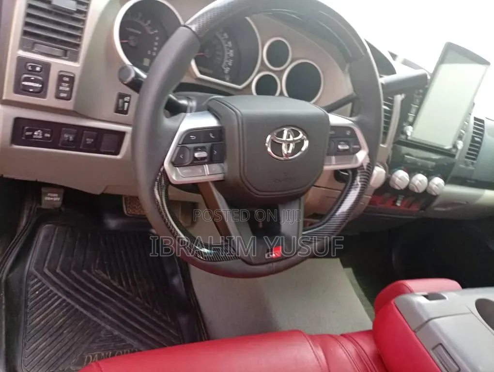 Toyota Tundra 2010 Black