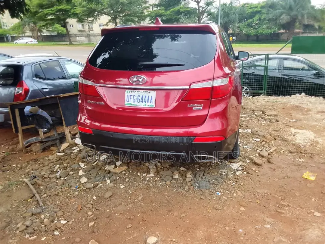 Hyundai Santa Fe 2014 Red
