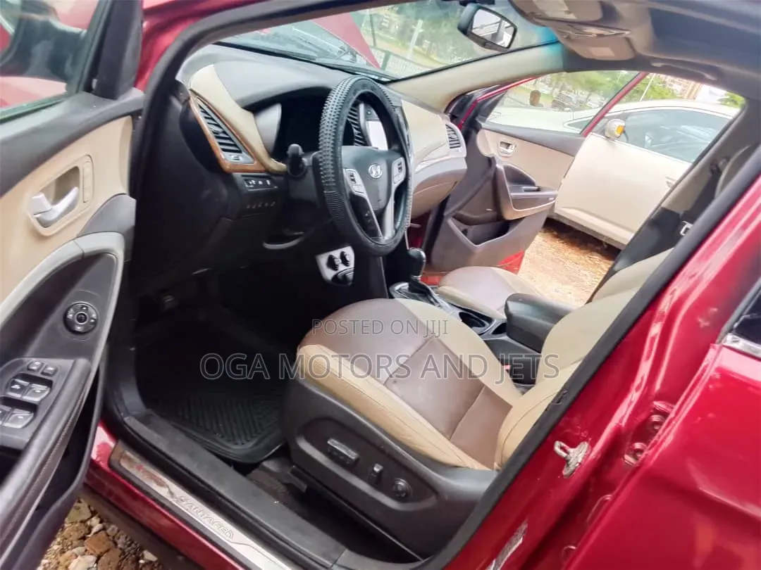 Hyundai Santa Fe 2014 Red