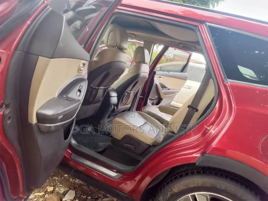 Hyundai Santa Fe 2014 Red