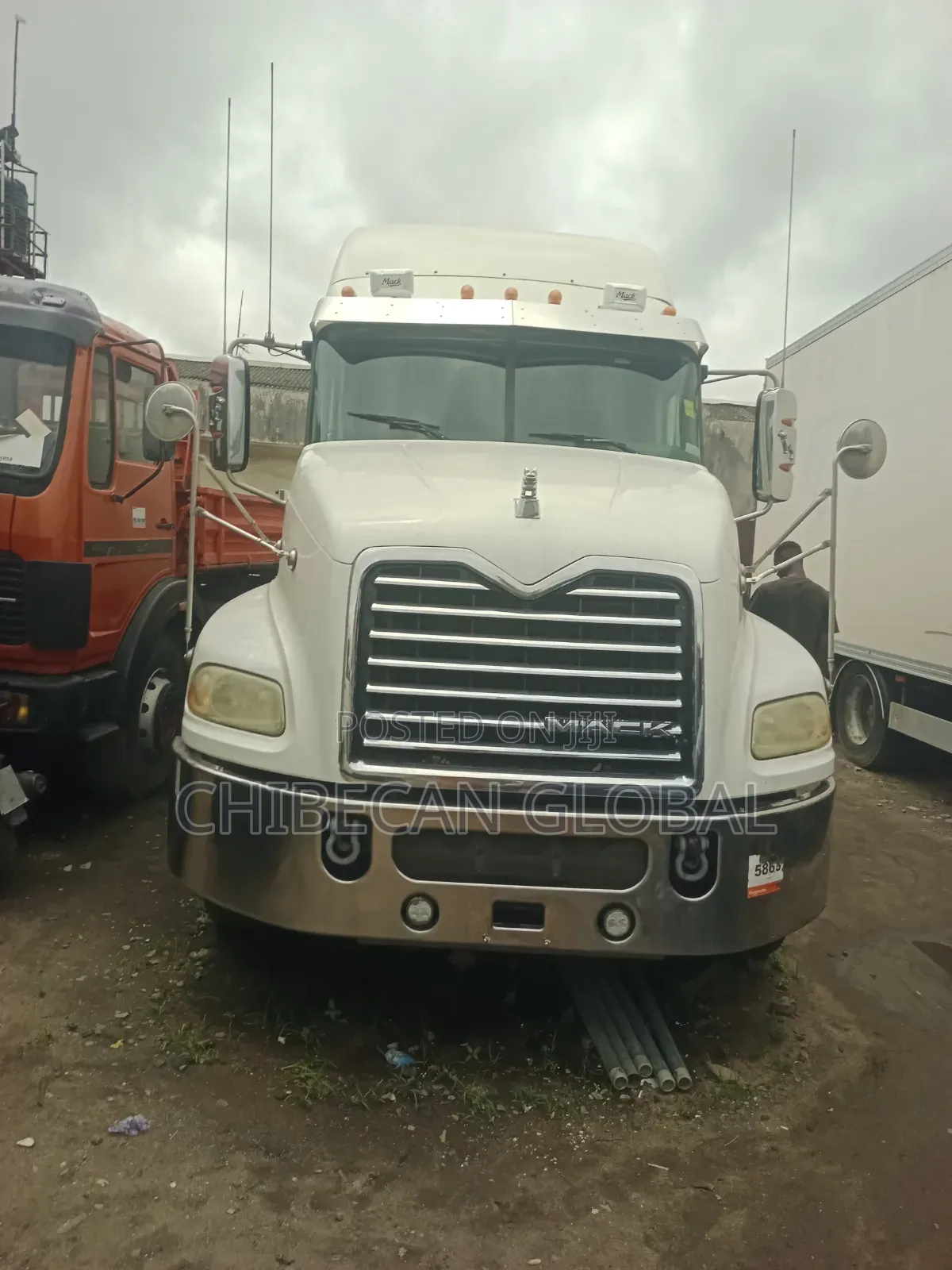 Mack Pinnacle Cxu613 2016 Sleeper Tractor Head 10 Tyres