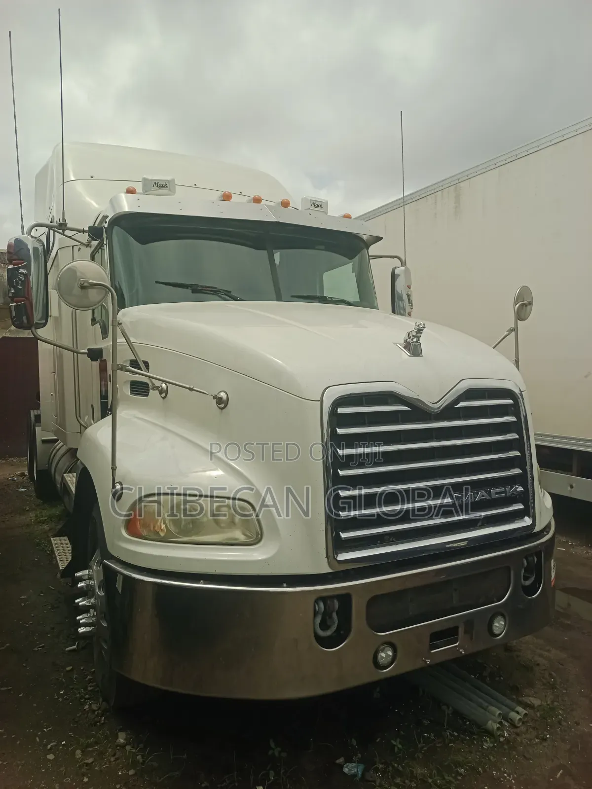 Mack Pinnacle Cxu613 2016 Sleeper Tractor Head 10 Tyres