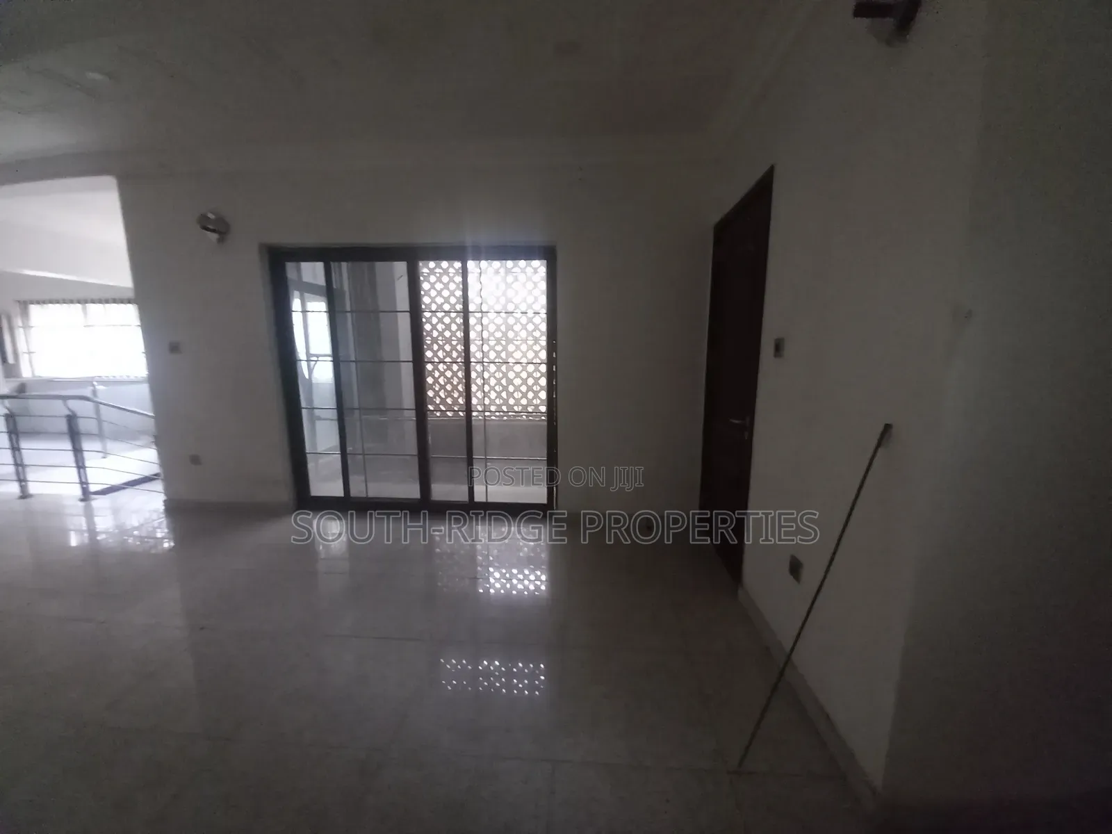 10bdrm Duplex in Zone B for sale