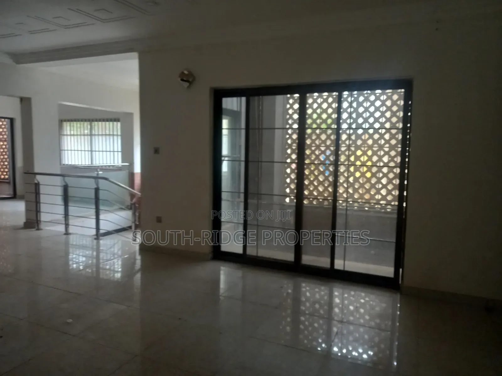 10bdrm Duplex in Zone B for sale