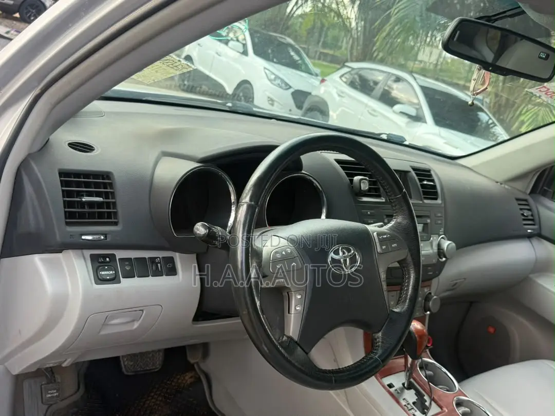 Toyota Highlander Limited 2010 Silver