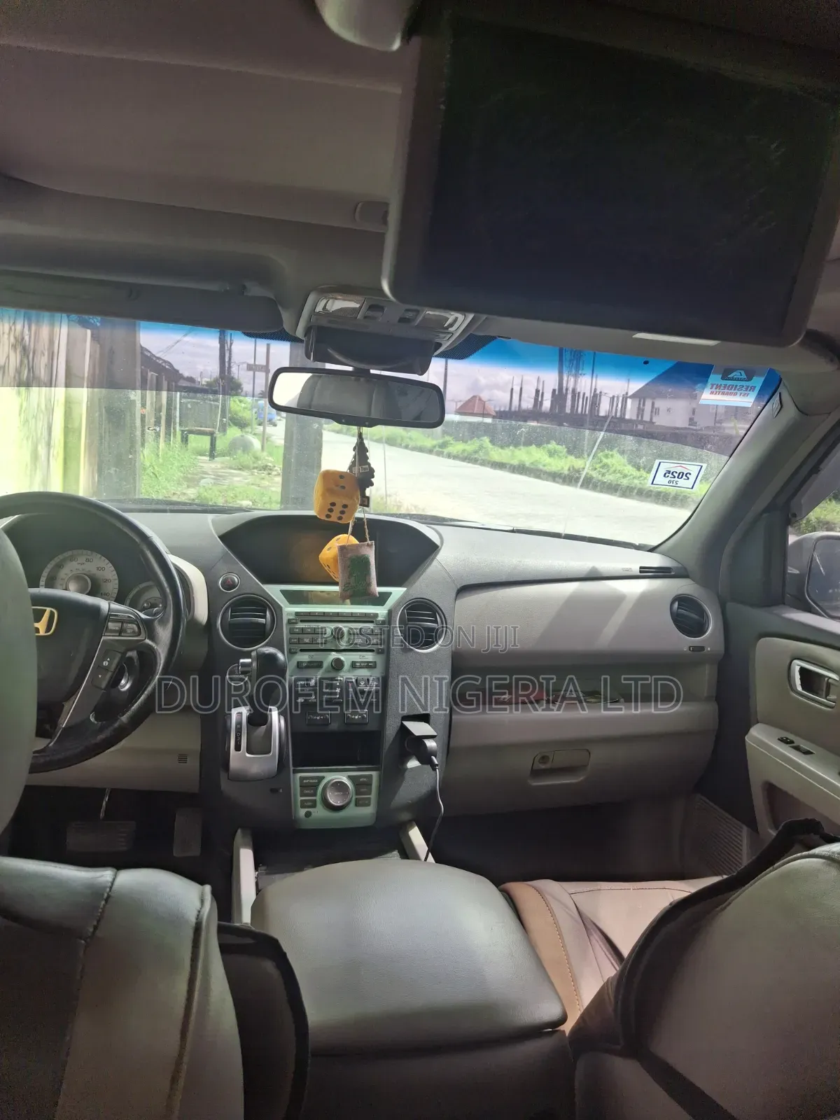 Honda Pilot Touring w/RES/Navi 4WD (3.5L 6cyl 5A) 2010 Gray