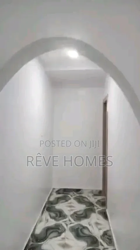 2bdrm Block of Flats in Medina for rent