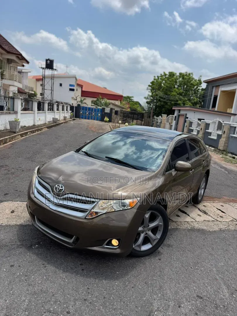 Toyota Venza XLE 2012 Brown