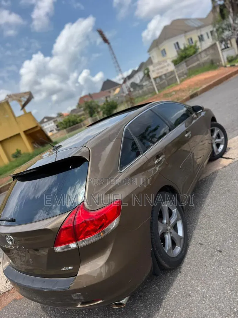 Toyota Venza XLE 2012 Brown