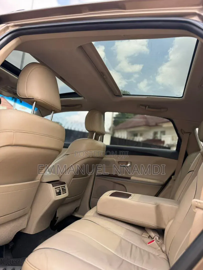 Toyota Venza XLE 2012 Brown