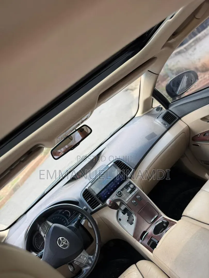 Toyota Venza XLE 2012 Brown