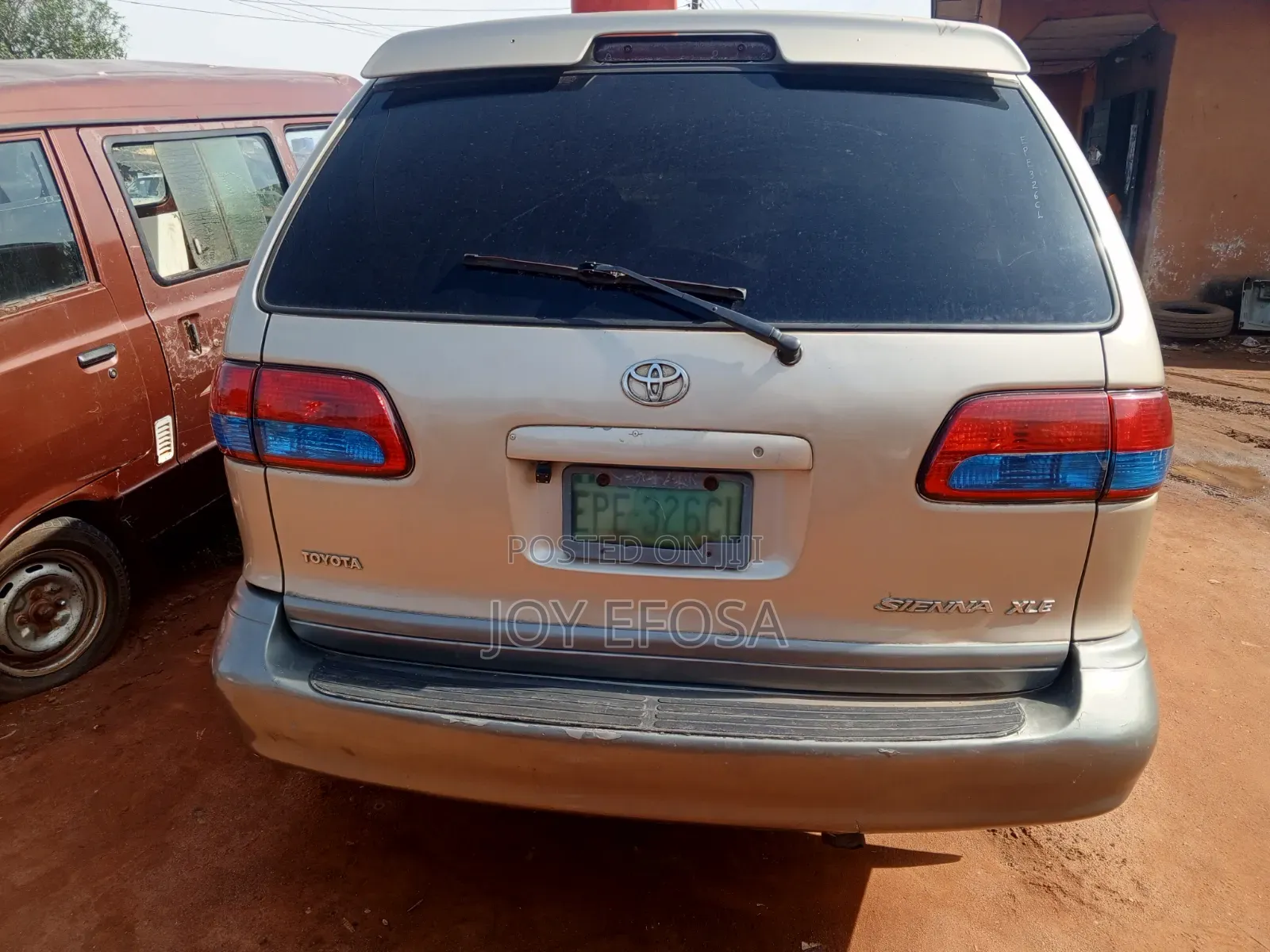 Toyota Sienna 2002 Gold