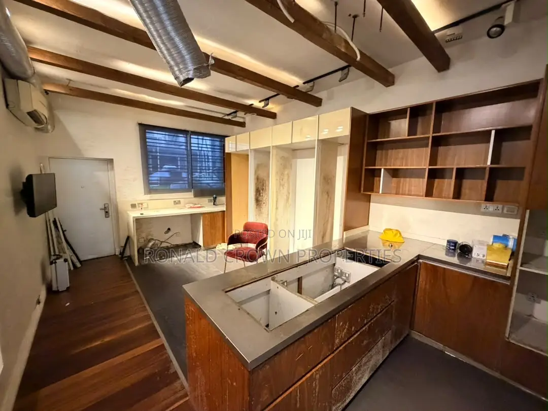 5bdrm Duplex in Banana Island for rent