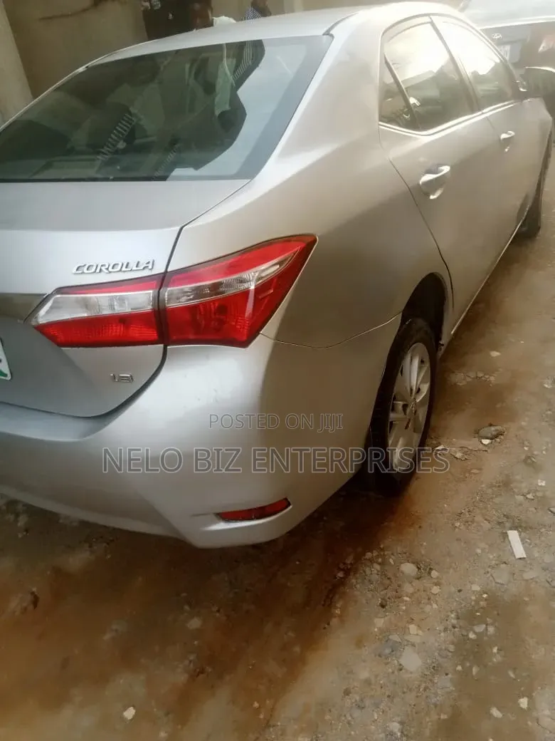 Toyota Corolla 2015 Silver