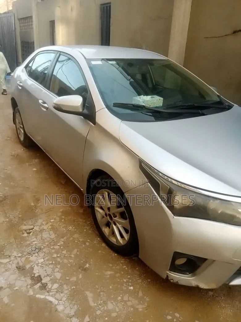 Toyota Corolla 2015 Silver