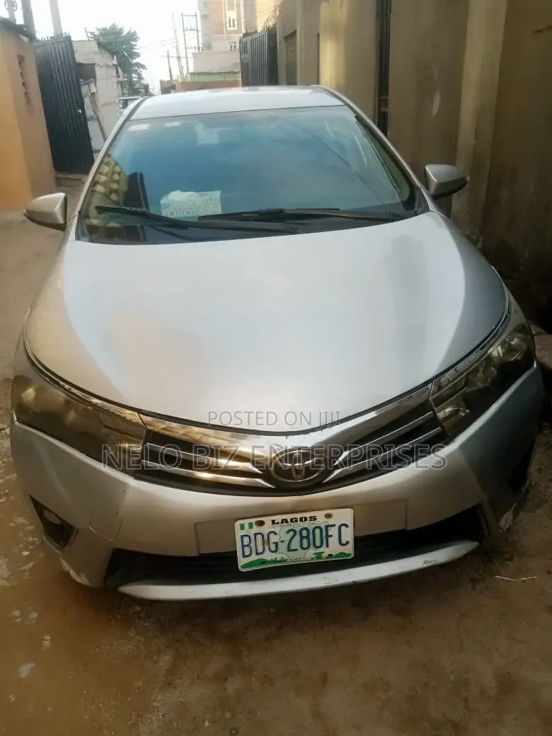 Toyota Corolla 2015 Silver