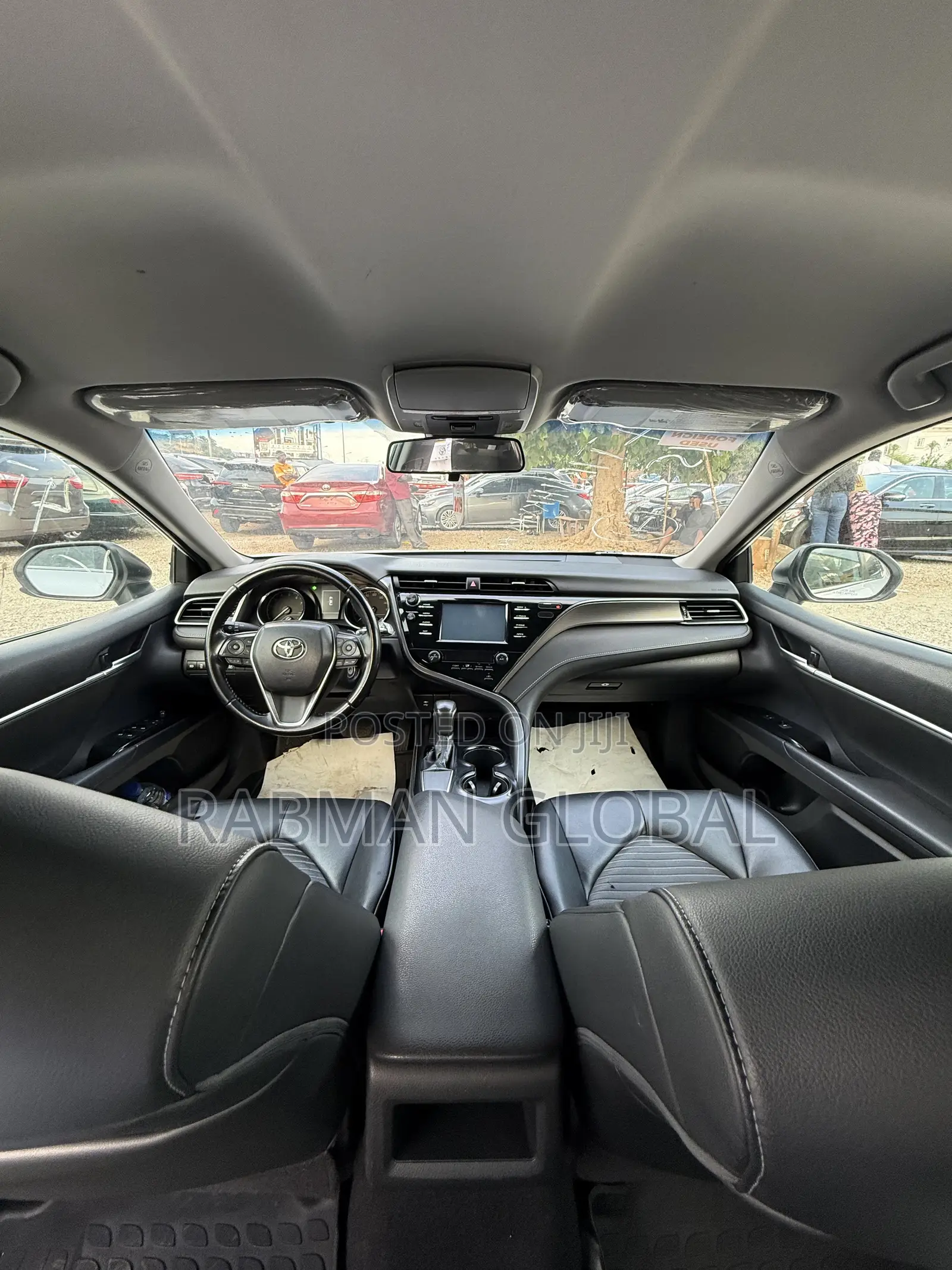 Toyota Camry SE (2.5L 4cyl 8A) 2019 White