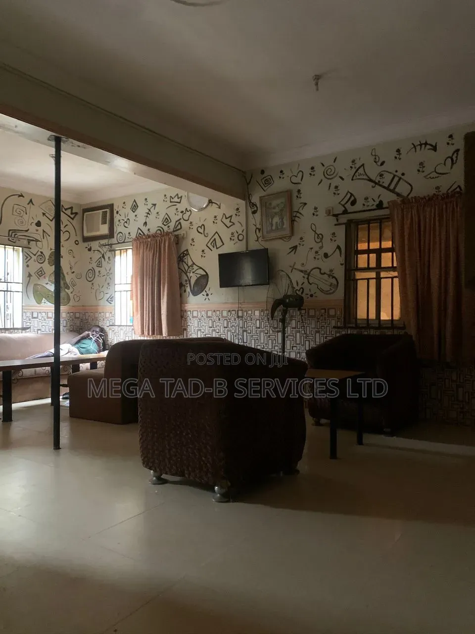 10 Rooms Hotel for Sale