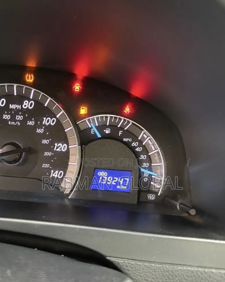Toyota Camry SE 4dr Sedan (2.5L 4cyl 6A) 2012 Silver
