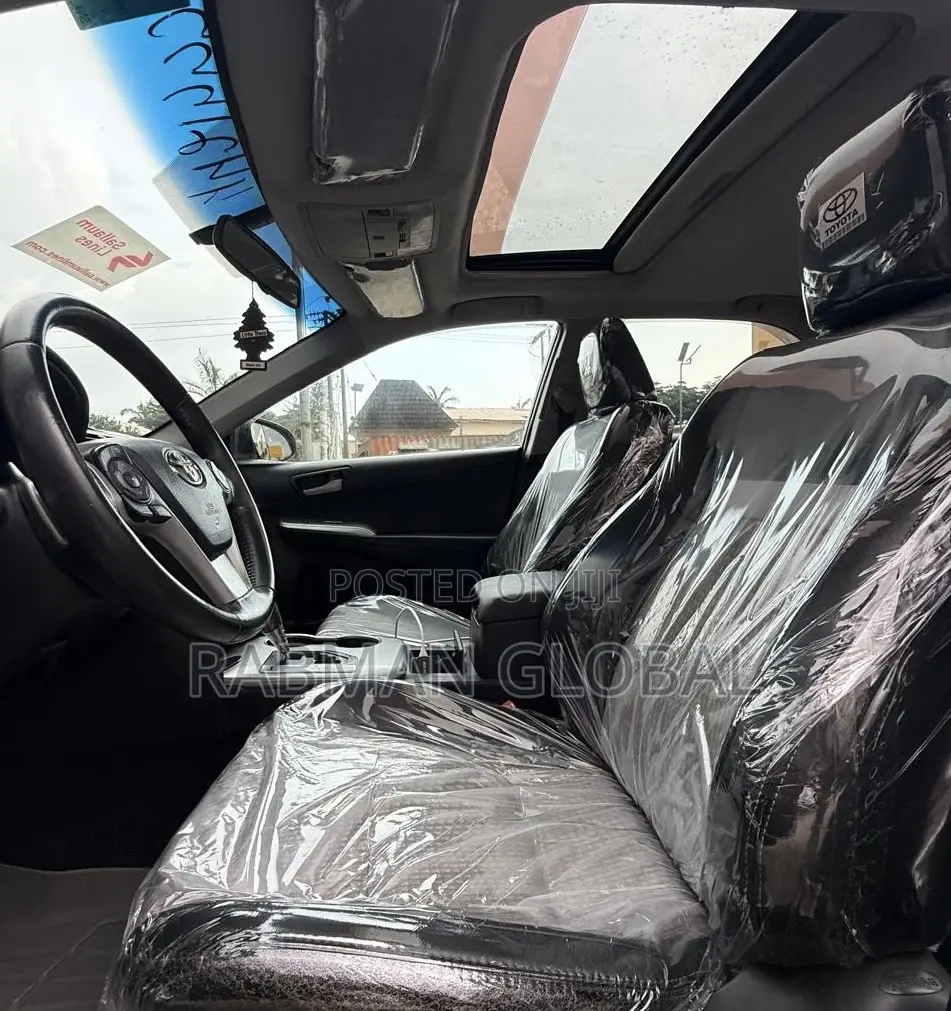 Toyota Camry SE 4dr Sedan (2.5L 4cyl 6A) 2012 Silver