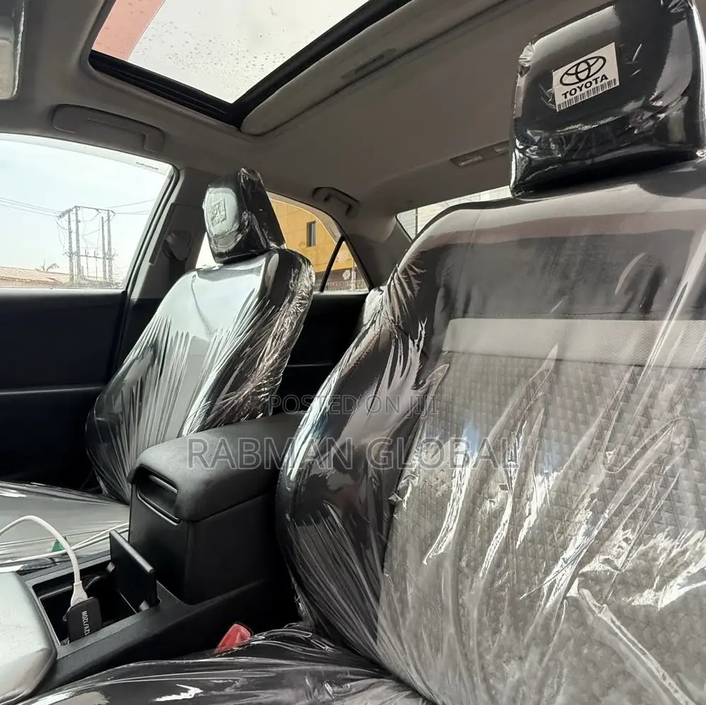Toyota Camry SE 4dr Sedan (2.5L 4cyl 6A) 2012 Silver